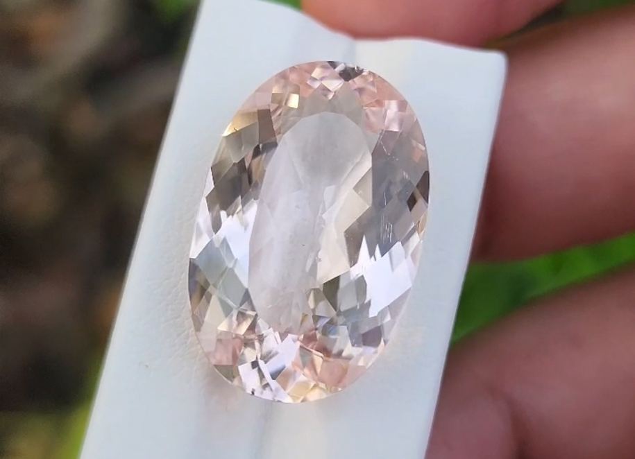 22.50 Carat Natural Morganite – Gemstone from Afghanistan