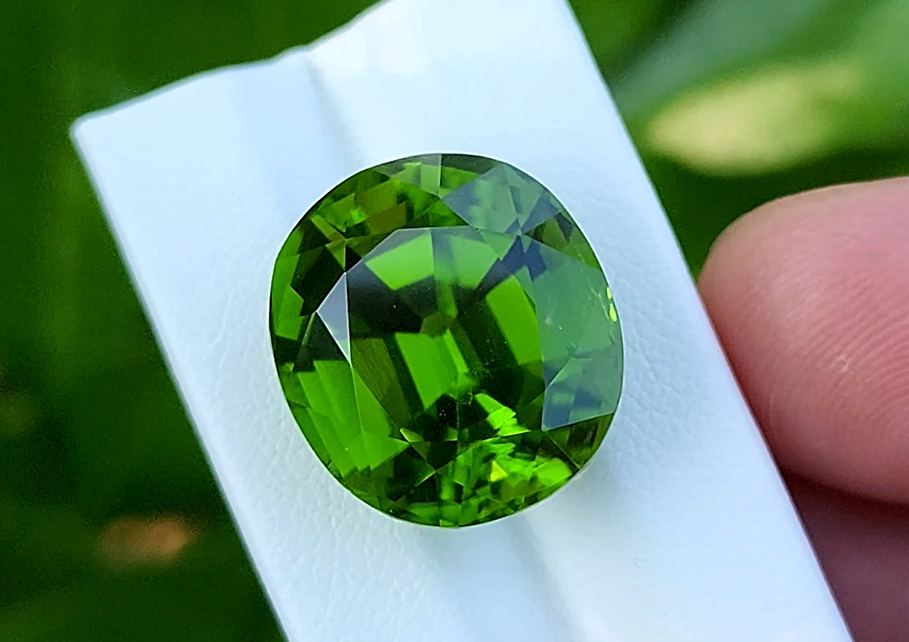 22.38 Carat Natural Peridot Gemstone-Origin Pakistan