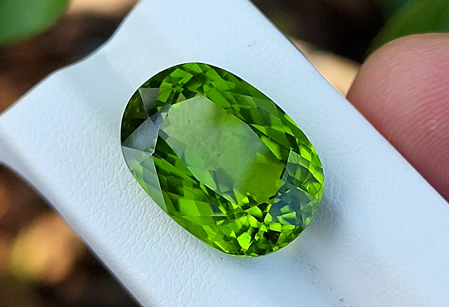 15.75 Carat Natural Peridot Gemstone – Pakistan Origin