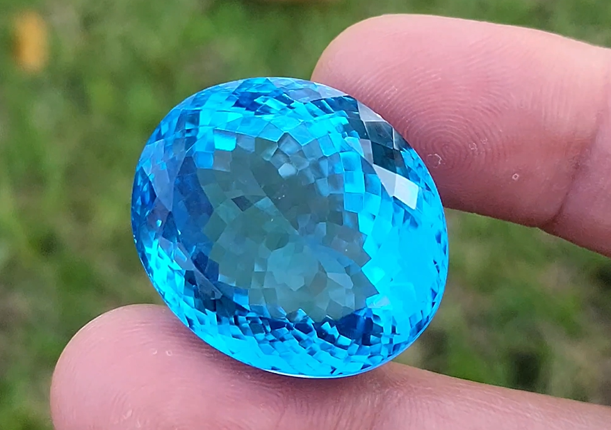113 Carat Natural Swiss Blue Topaz – Premium Quality Gemstone