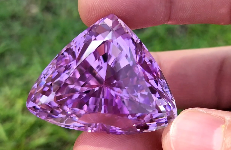 242 Carat Natural Kunzite – Origin: Afghanistan