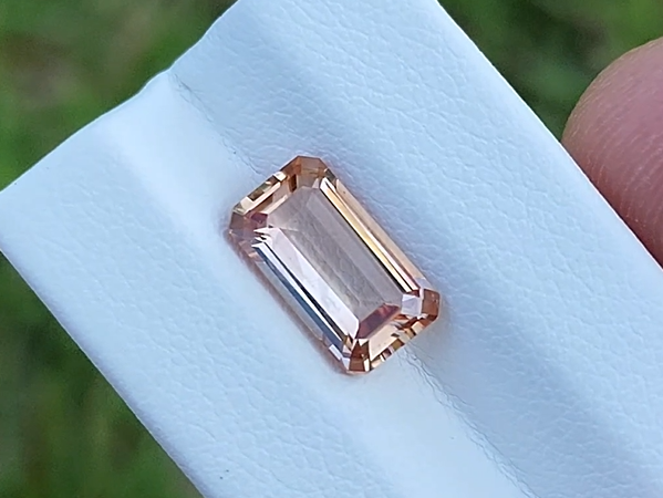 1.95 Carat Natural Oregon Sunstone – Collector’s Gemstone
