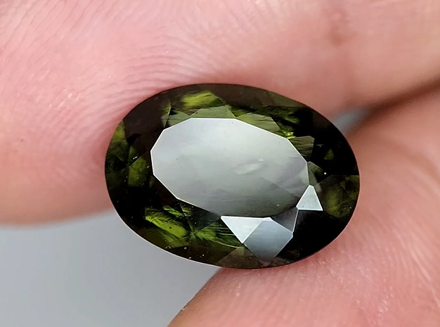 4.58 Carat Natural Faceted Moldavite Gemstone – Rare Green Crystal