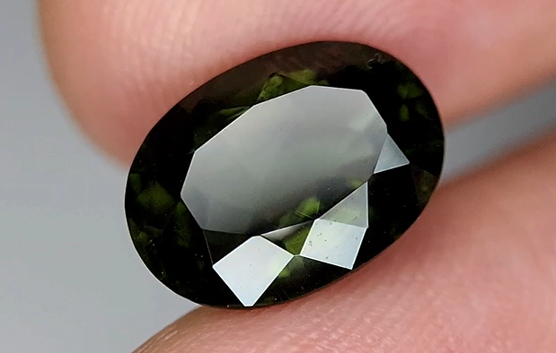 4.69 Carat Natural Faceted Moldavite Gemstone – Rare Green Crystal