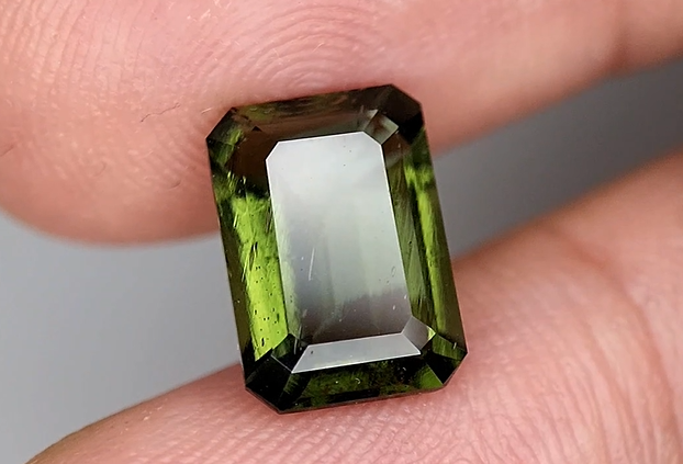 3.44 Carat Natural Faceted Moldavite Gemstone – Rare Green Crystal