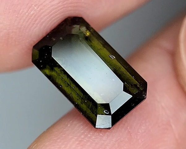 4.20 Carat Natural Faceted Moldavite Gemstone – Rare Green Crystal