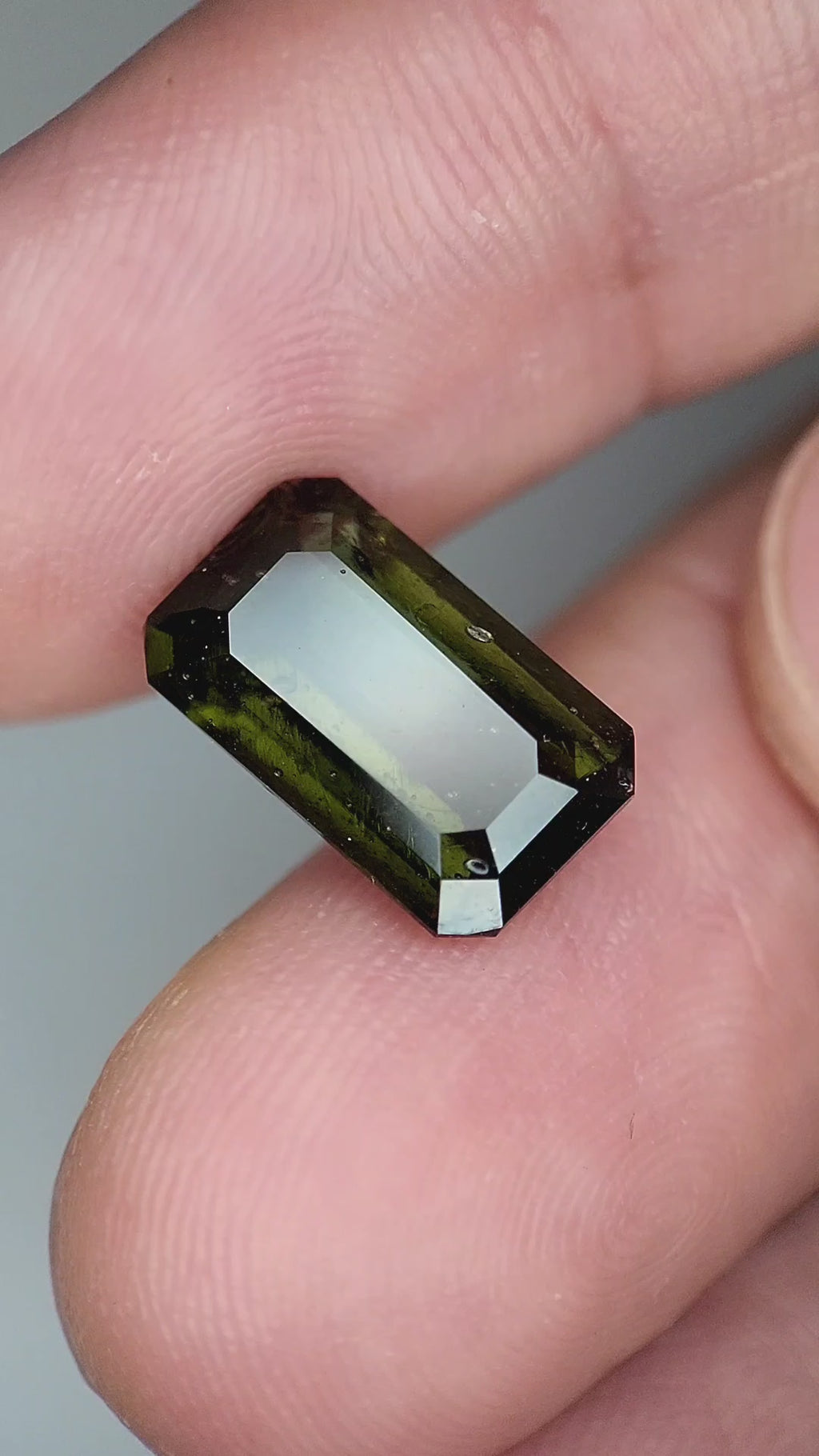 4.20 Carat Natural Faceted Moldavite Gemstone – Rare Green Crystal