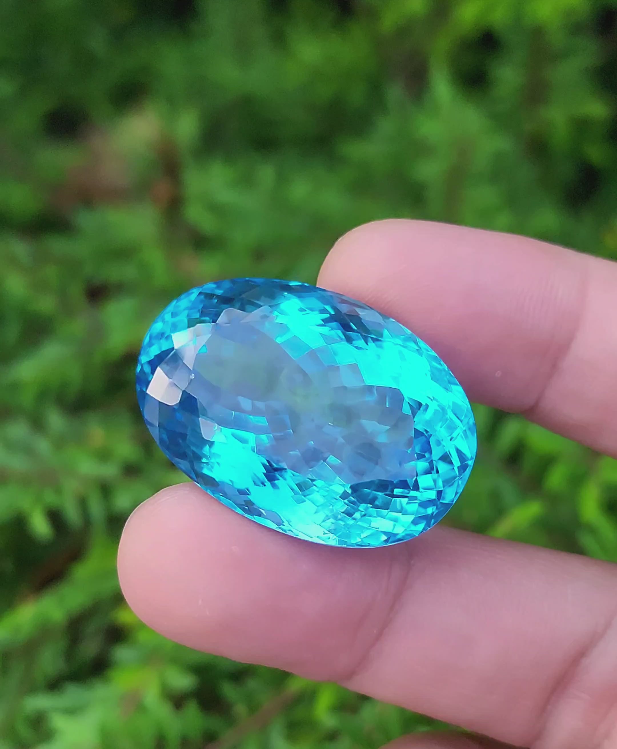 120 Carat Natural Swiss Blue Topaz – Premium Quality Gemstone