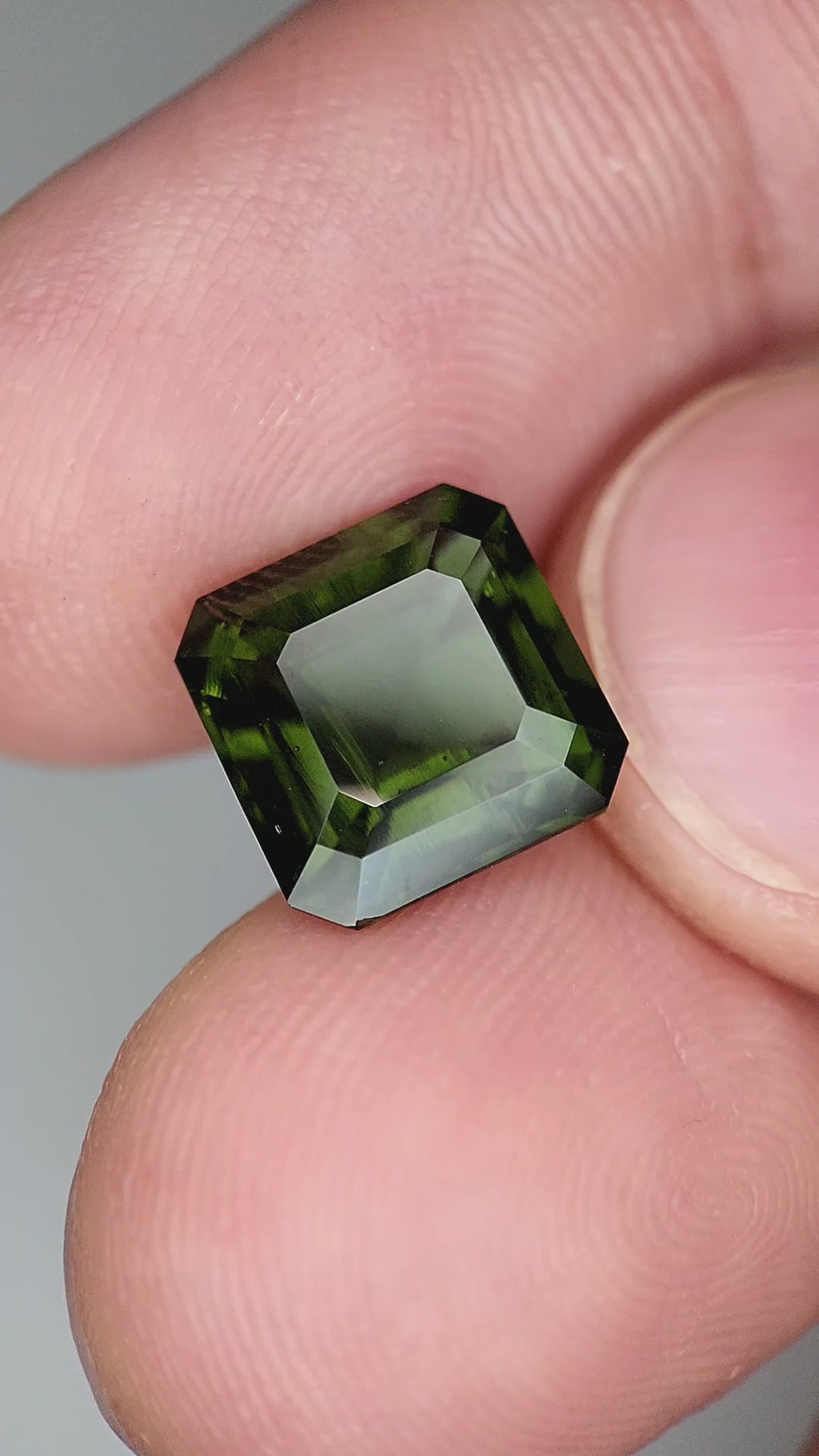3.89 Carat Natural Faceted Moldavite Gemstone – Rare Green Crystal