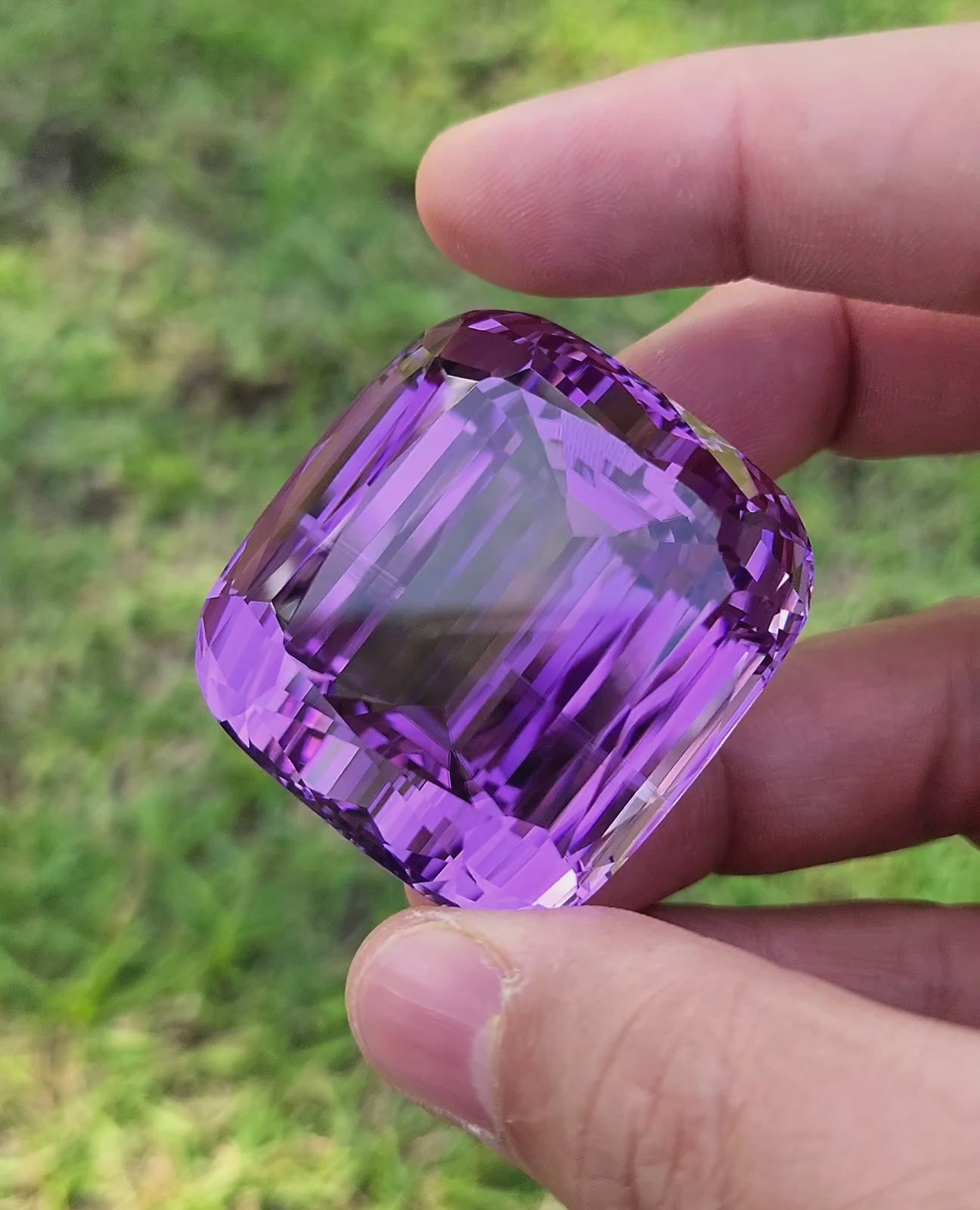 419 Carat Natural Kunzite – Origin: Afghanistan