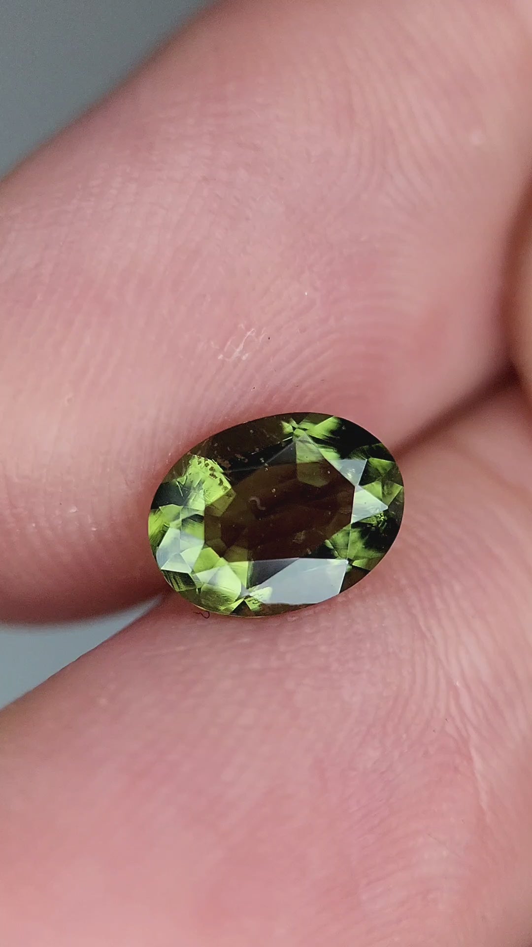 1 Carat Natural Faceted Moldavite Gemstone – Rare Green Crystal